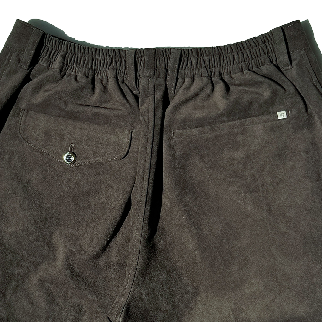 【LEON別注】COLONY CLOTHING / Ultrasuede® ワンプリーツトラウザーズ ブラックオリーブ / CC2402-PT01L