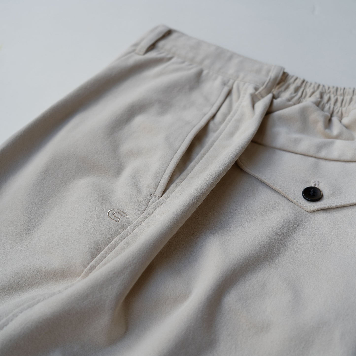 COLONY CLOTHING / Ultrasuede® ワンプリーツトラウザーズ / CC2402-PT01