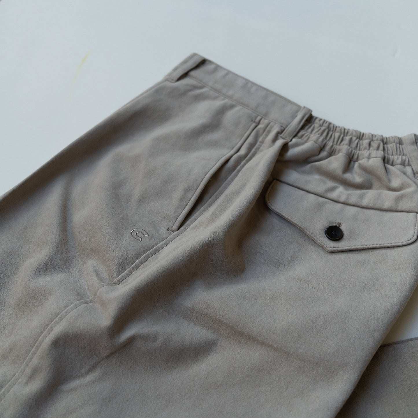 COLONY CLOTHING / Ultrasuede® ワンプリーツトラウザーズ / CC2402-PT01
