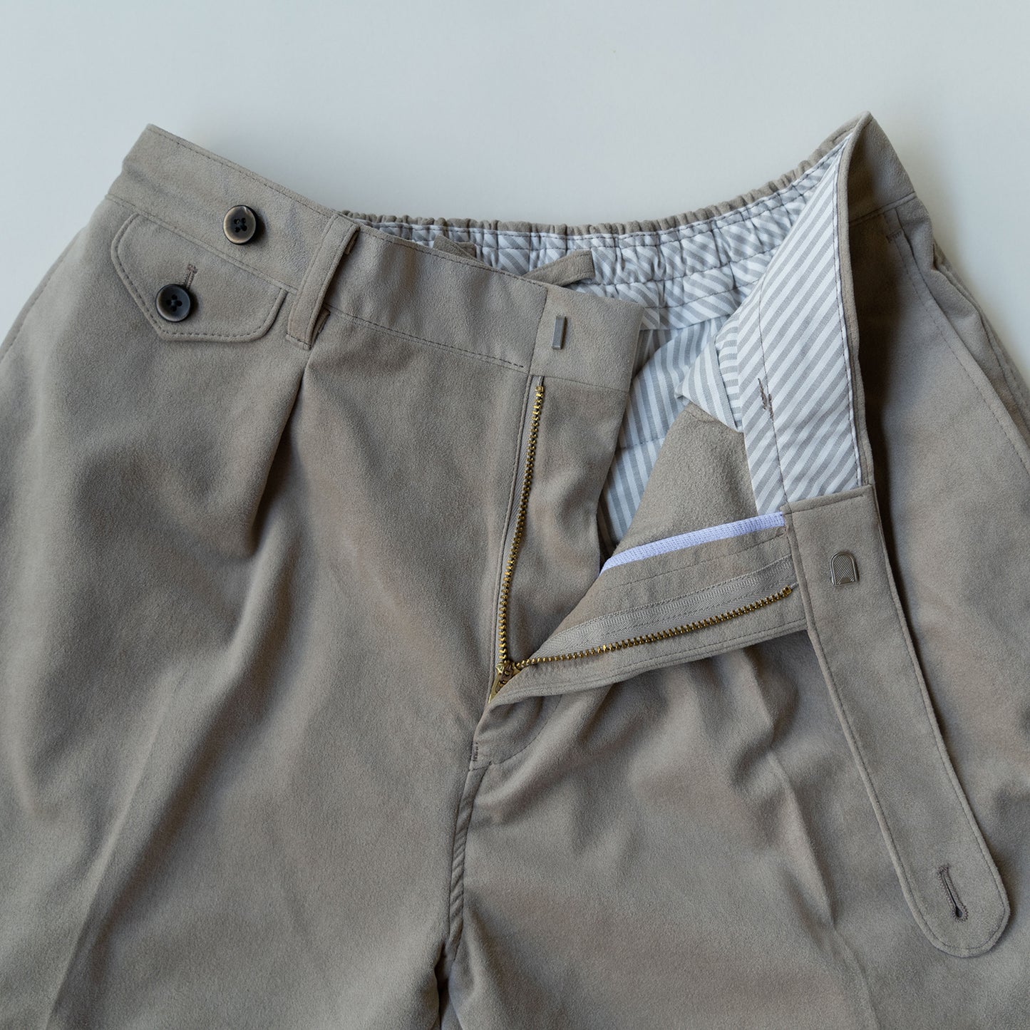 COLONY CLOTHING / Ultrasuede® ワンプリーツトラウザーズ / CC2402-PT01