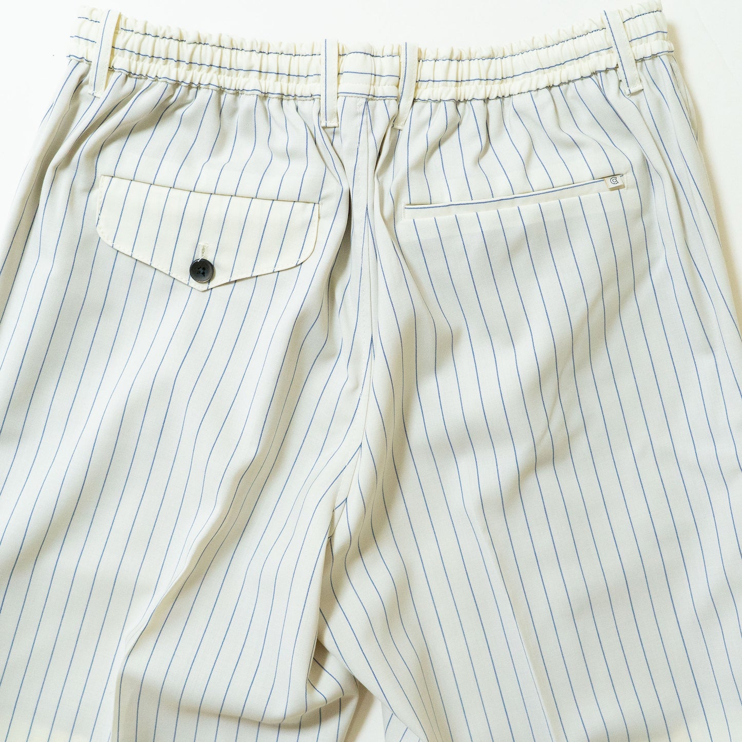 COLONY CLOTHING / ワンプリーツイージートラウザーズ ホワイトストライプ / CC2501-PT02-03