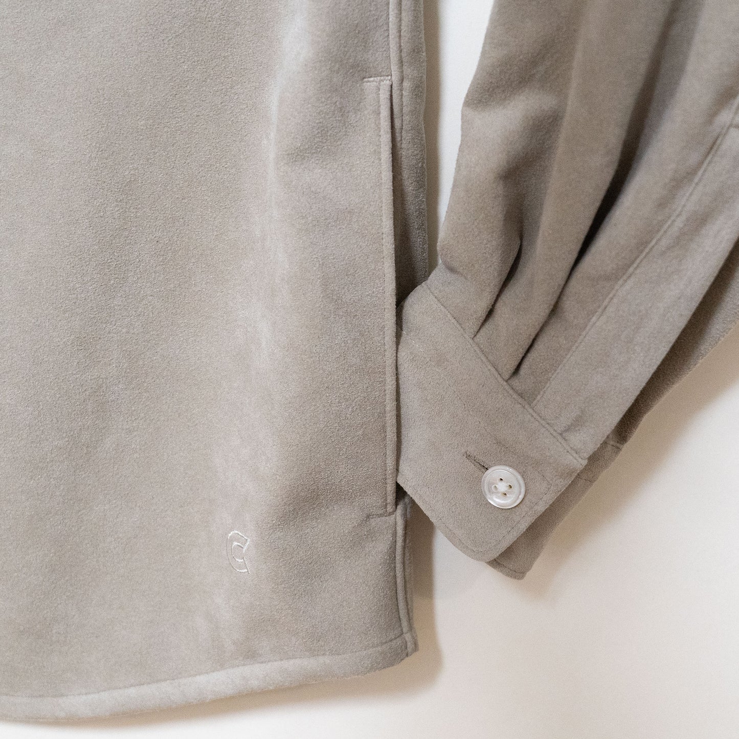 COLONY CLOTHING / Ultrasuede® ダブルポケットシャツ （サイドポケット付き） / CC2402-SH04